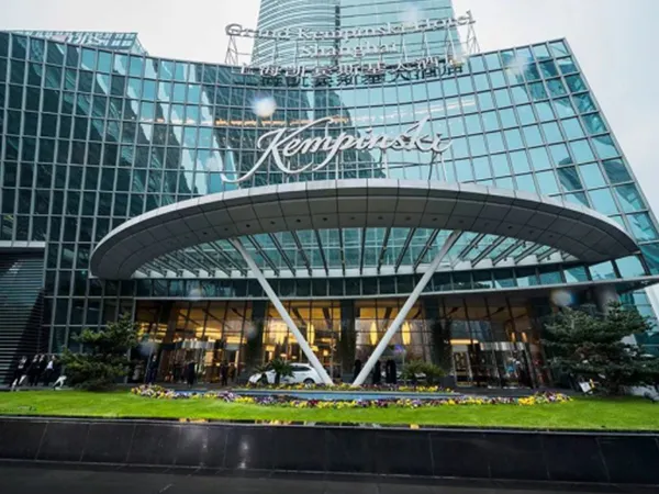 Hotel Kempinski (em Lago Jinji, Wuxi, Beijing, etc. totalizando 15 localidades)