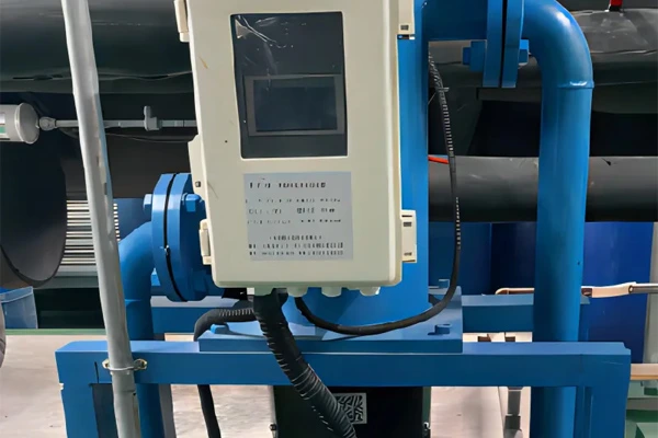 Equipamento para limpeza de condensadores automático (esfera de borracha)